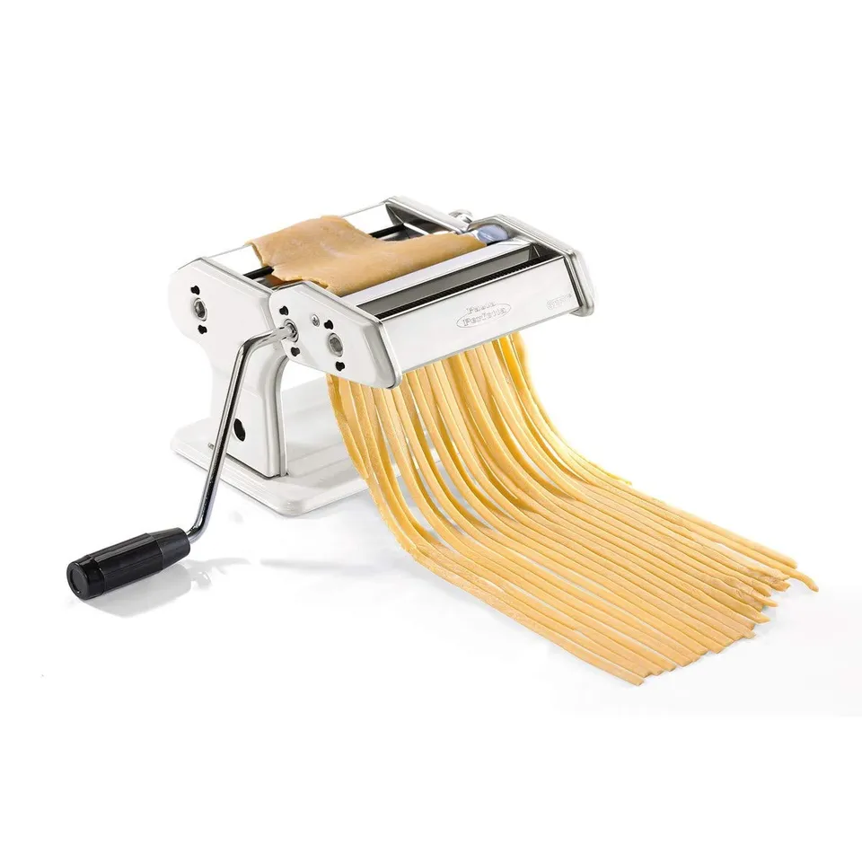 gefu-pastamaschine-pasta-perfetta-handbetriebene-nudelmaschine-mit-3-aufs-tzen image 1