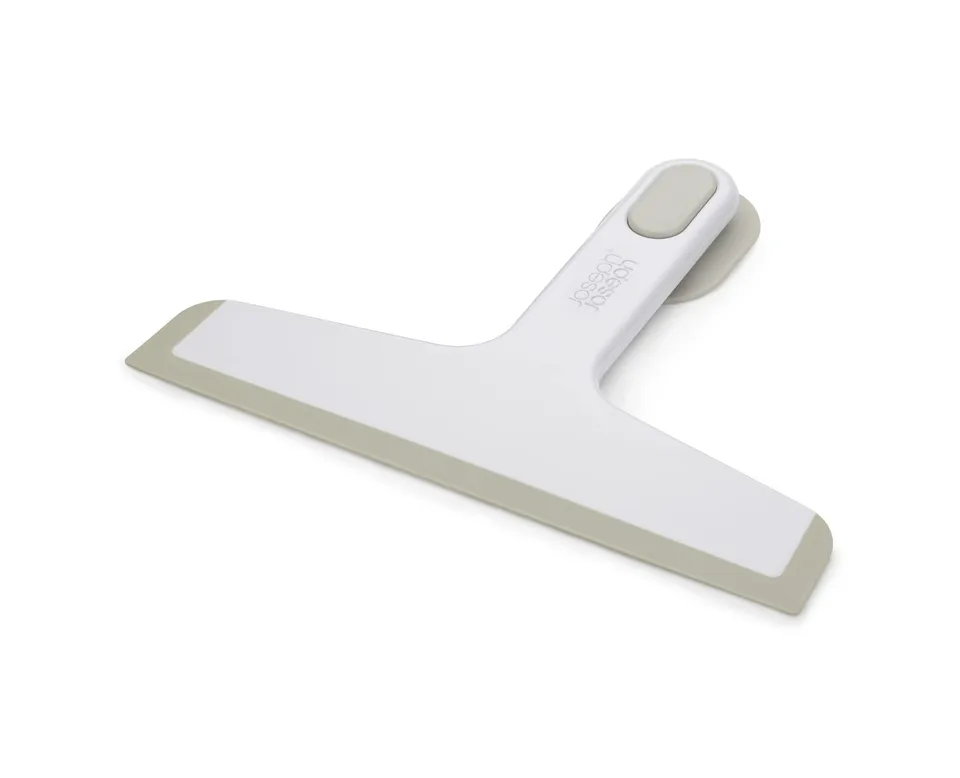 joseph-joseph-duo-slimline-duschabzieher-mit-saugnapfhalterung-duschfensterreini image 1