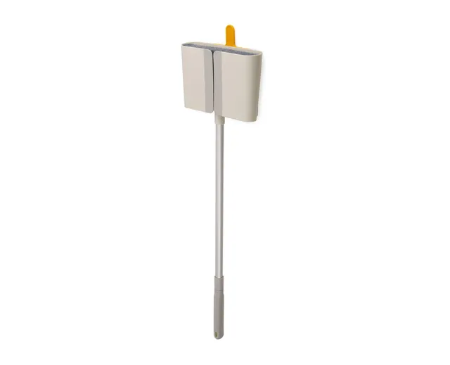 joseph-joseph-cleantech-wandmontierter-besen-mit-langem-verstellbarem-stiel-bese image 1