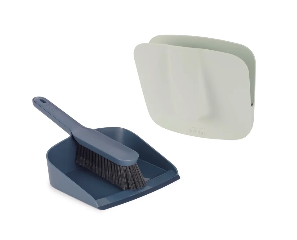 joseph-joseph-cleanstore-wandhalter-set-mit-handfeger-und-schaufel-dust-shield-a image 1