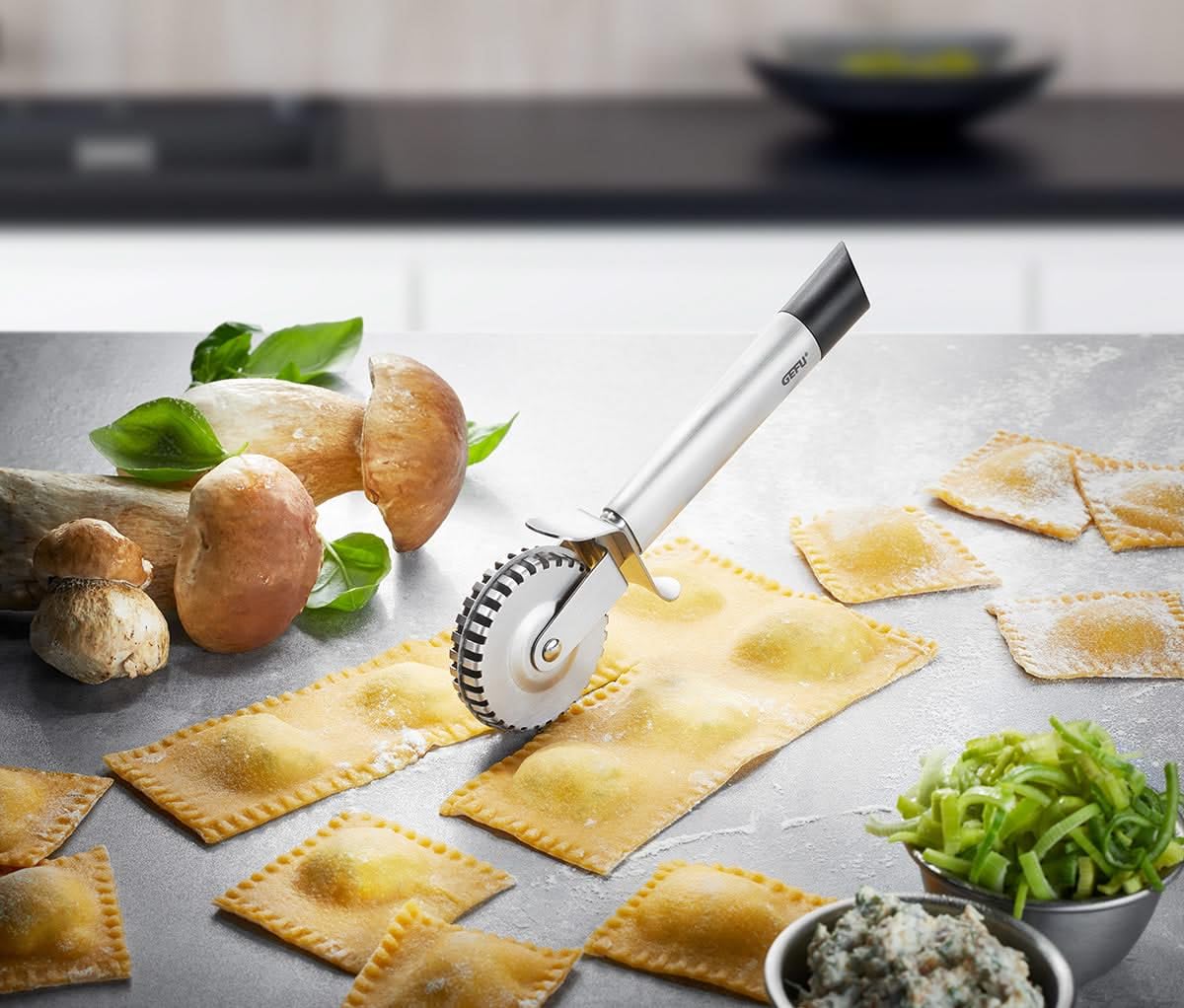gefu-primeline-ravioli-und-maultaschenrad-teigr-dchen-aus-edelstahl-ergonomische image 2