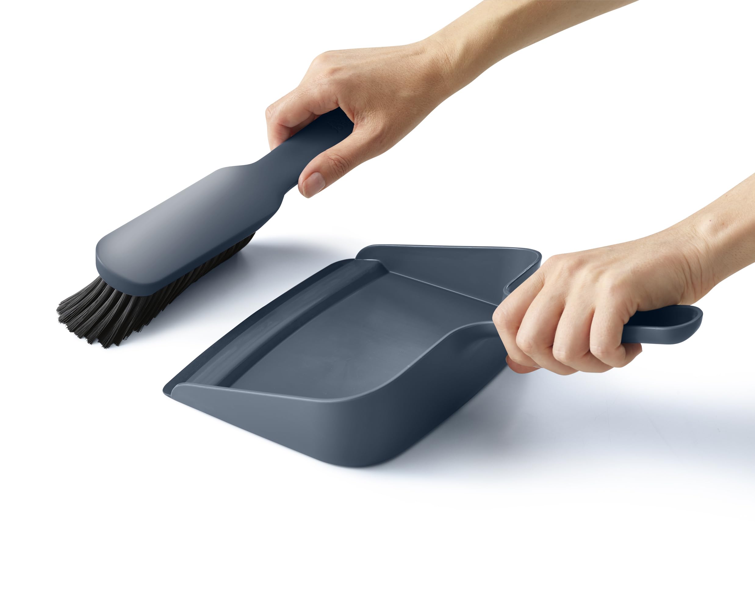 joseph-joseph-cleanstore-wandhalter-set-mit-handfeger-und-schaufel-dust-shield-a image 2