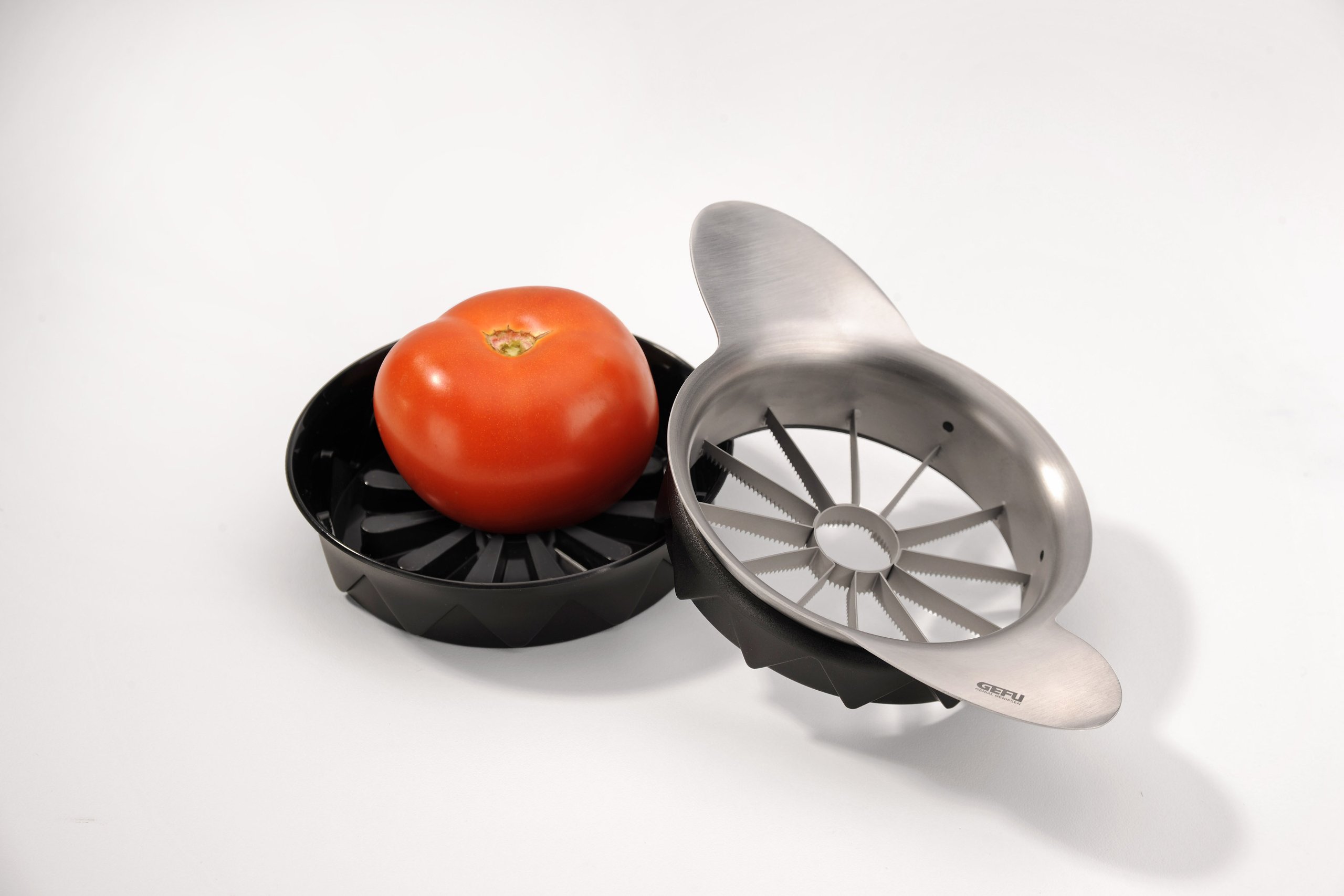 gefu-premium-tomaten-apfelteiler-pomo-birnenschneider-aus-edelstahl-mit-schneidu image 2