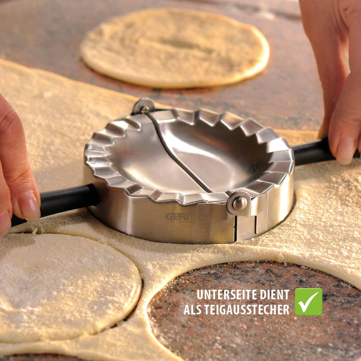 gefu-ravioli-maultaschenformer-ravenna-klappbarer-teigausstecher-rund-8-cm image 4