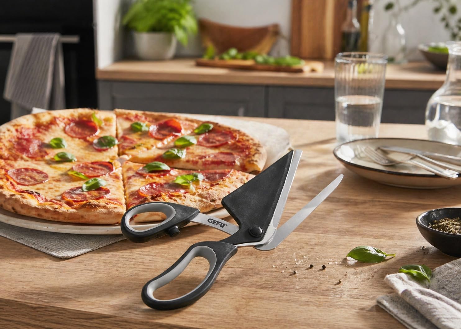 gefu-pezzo-pizzaschneider-mit-2-in-1-funktion-pizzaschere-heber-aus-japanischem- image 6