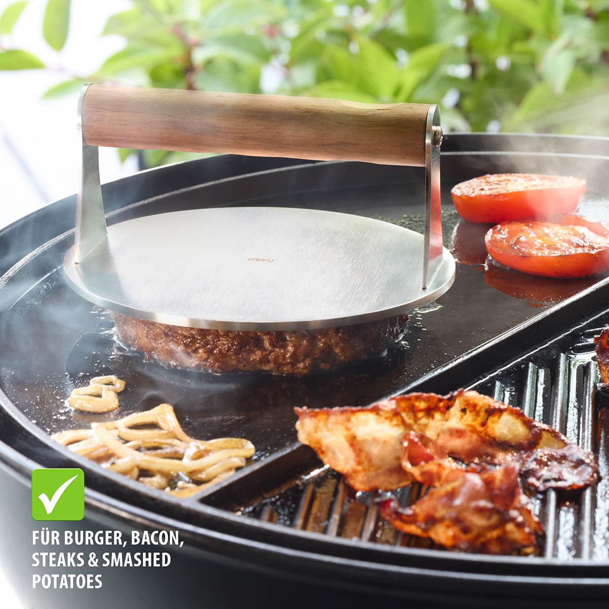 gefu-burgerpresse-bbq-edelstahl-burger-smasher-mit-walnussholzgriff image 3