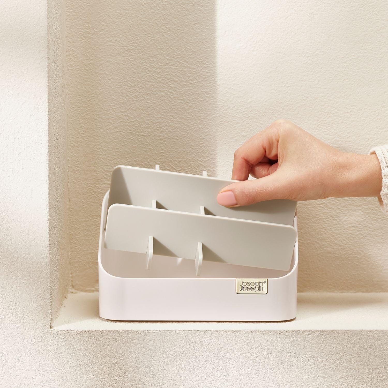 joseph-joseph-tiered-beauty-make-up-kosmetik-organizer-mit-trennw-nden-hellrosa image 5