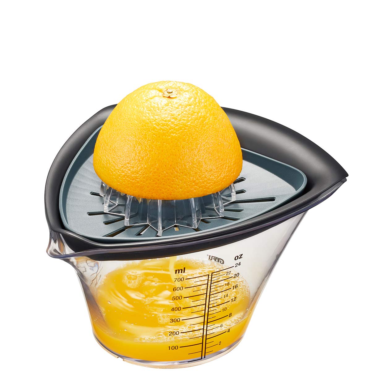 gefu-fruti-2-in-1-granatapfelentkerner-zitronenpresse-mit-sieb-und-messbecher-70 image 4