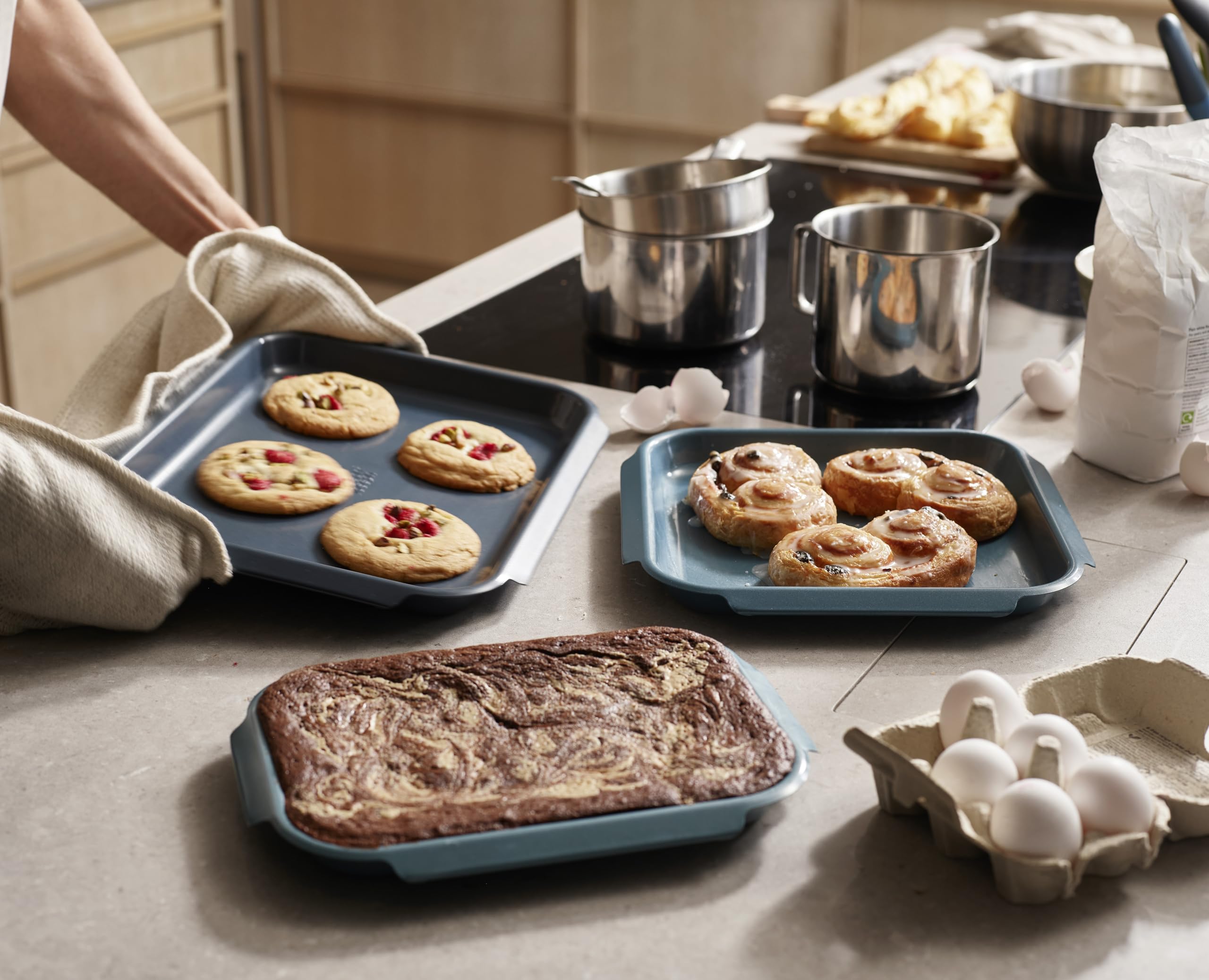 joseph-joseph-nest-bake-3-teiliges-antihaft-backblech-set-karbonstahl-leichtzieh image 6