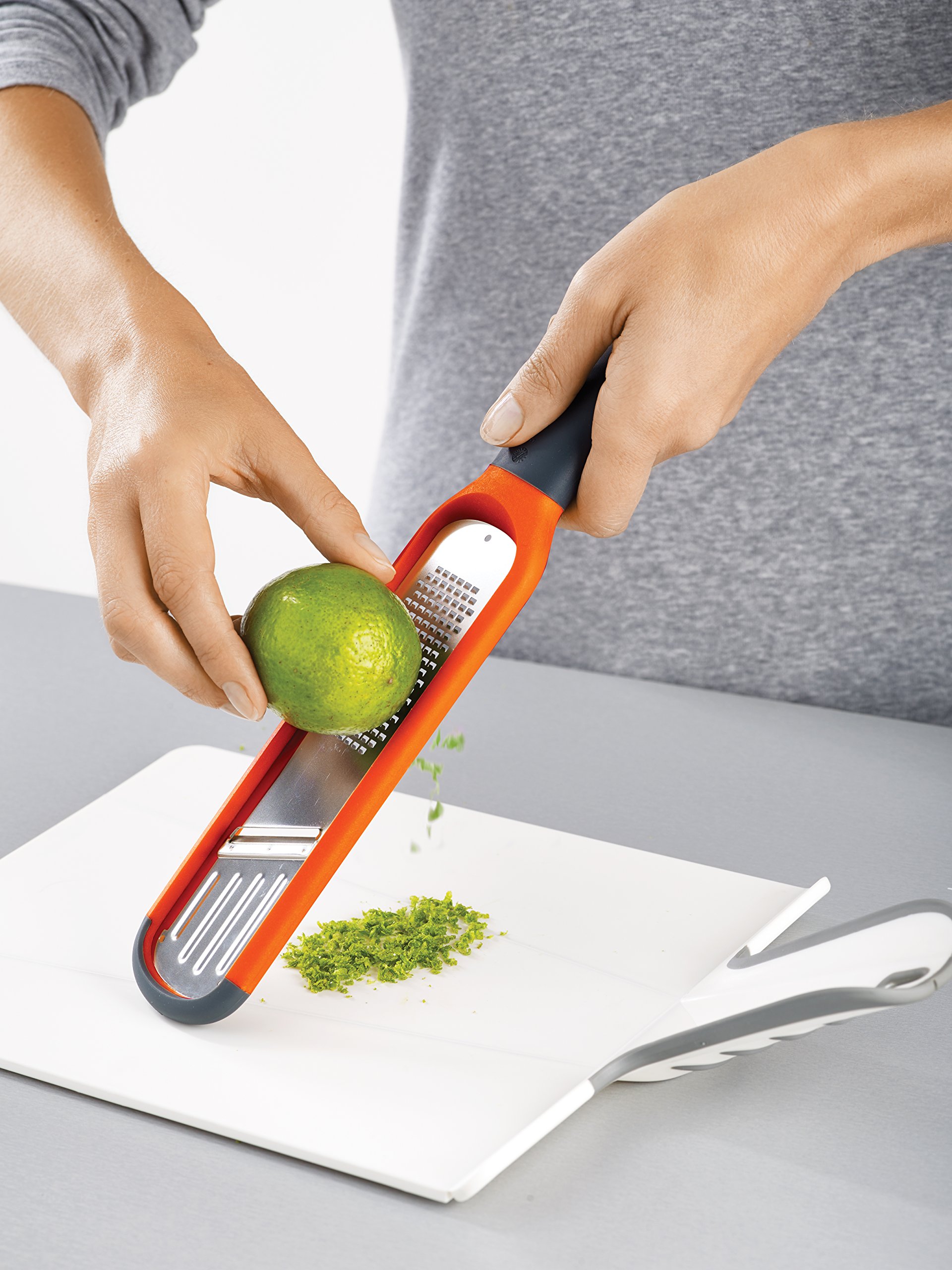 joseph-joseph-handi-grate-2-in-1-mini-reibe-und-schneider-rasiermesserscharfe-ed image 3