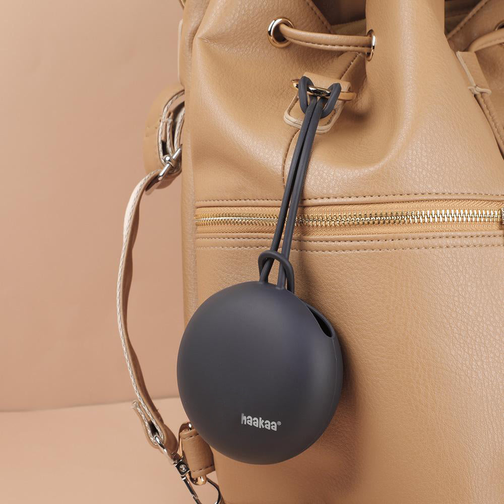 haakaa-silikon-schnullerbox-aufbewahrungsbox-mit-strap-f-r-bis-zu-3-schnuller image 3